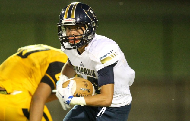 Waipahu receiver Alika Ahsing caught a key touchdown late to help the Marauders knock off Nanakuli. Photo by Jamm Aquino/Star-Advertiser.