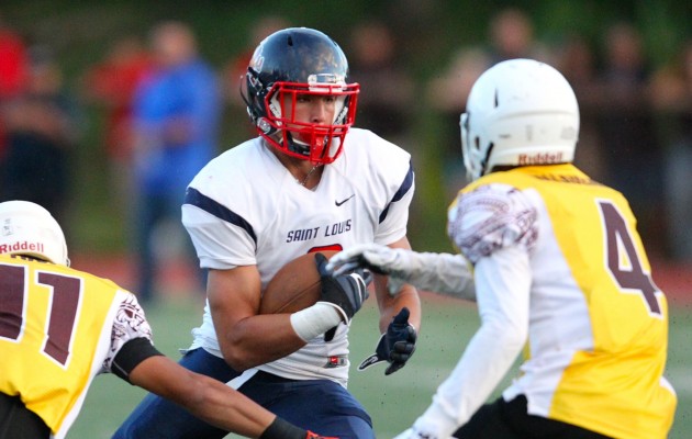 Saint Louis hopes to get in a full game tonight against Hilo. Photo by Jamm Aquino/Star-Advertiser.