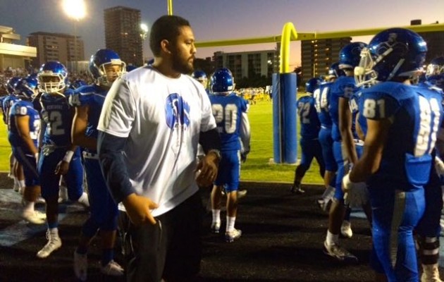 Moanalua coach Savaii Eselu will match wits with his former coach tonight. Bruce Asato / Star-Advertiser