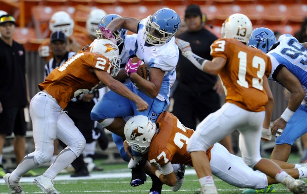 St. Francis' Chris Vanisi carried the ball for the first time all season last week against Pac-Five and had 71 rushing yards. Photo by Bruce Asato/Star-Advertiser.