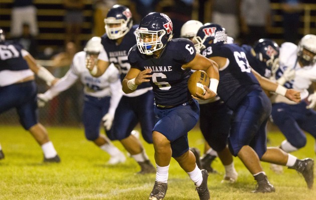 Rico Rosario rushed for 130 yards and two TDs in Waianae's 41-12 playoff win over Kailua. 2016 OCTOBER 7 SPT - HSA photo by Cindy Ellen Russell crussell@staradvertiser.com