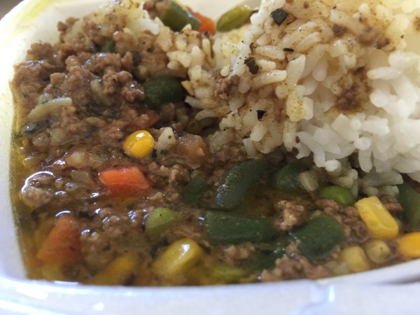 Hamburger curry is one of the enduring and tasty staples at the concession stand of Ticky Vasconcellos Stadium. 