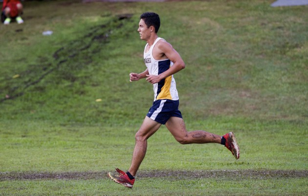 Punahou's Connor Lehl won the ILH championship in  16:52.74. Photo by Cindy Ellen Russell/Star-Advertiser.