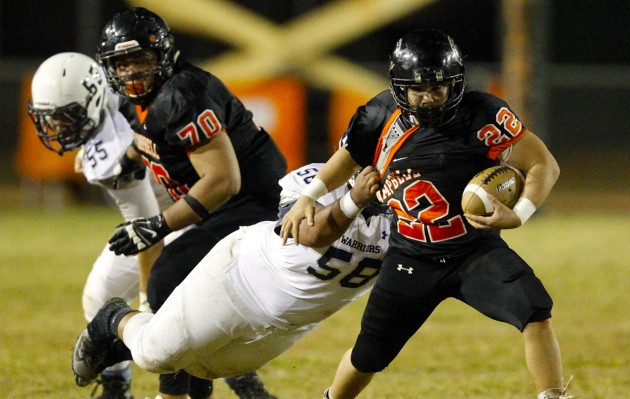 Campbell's Darius Cambe rushed for yards against Waiakea in a win last week. Photo by Jamm Aquino/Star-Advertiser.