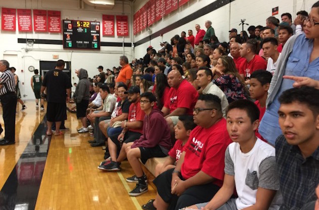 Fans sat anxiously before Kahuku played De La Salle (Calif.) on Monday. Photo by Paul Honda/Star-Advertiser.