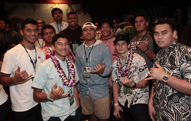 Defensive players with Hawaii ties on Team Mariota posed for a shot at the Polynesian Bowl draft party. Photo by Jamm Aquino/Star-Advertiser.