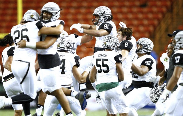 Team Stanley celebrated after time ran out in a 9-7 win over Team Mariota in the 2017 Polynesian Bowl. Photo by Jamm Aquino/Star-Advertiser.