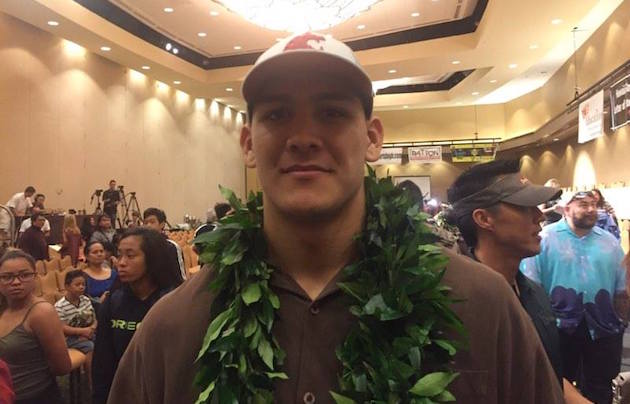 Kailua's Christian Mejia chose Washington State over Hawaii. He said he kept his recruitment low-key because he's not really into social media. Photo by Christian Shimabuku/Star-Advertiser.