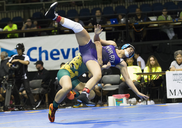 Leilehua's Kelani Corbett won the girls state 155-pound title over Pearl City's Jacqueline Fuamatu at the Chevron/HHSAA State Wrestling Championships in 2017. Photo by Cindy Ellen Russell/Star-Advertiser.