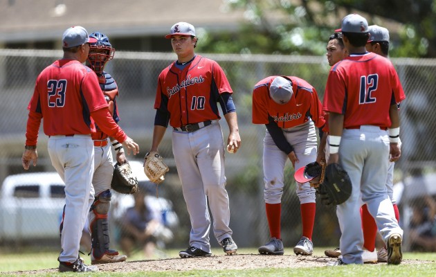 Saint Louis won the ILH title, but also got the No. 1 seed in the state tournament and promptly lost in the quarterfinals to Maui. Photo by Matt Hirata/Special to the Star-Advertiser.