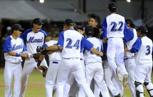 Maui players celebrated after knocking off Campbell 6-4 to reach the Division I state final. Photo by Bruce Asato/Star-Advertiser.