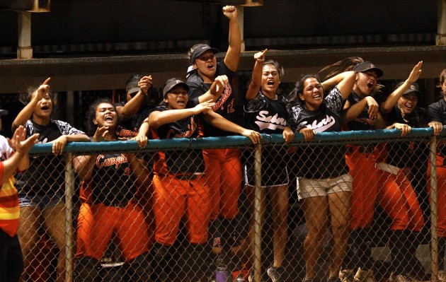 The Campbell bench reacted during the seventh inning of the Sabers' 5-4 comeback win over Pearl City in the state semifinals. Photo by Jamm Aquino/Star-Advertiser.